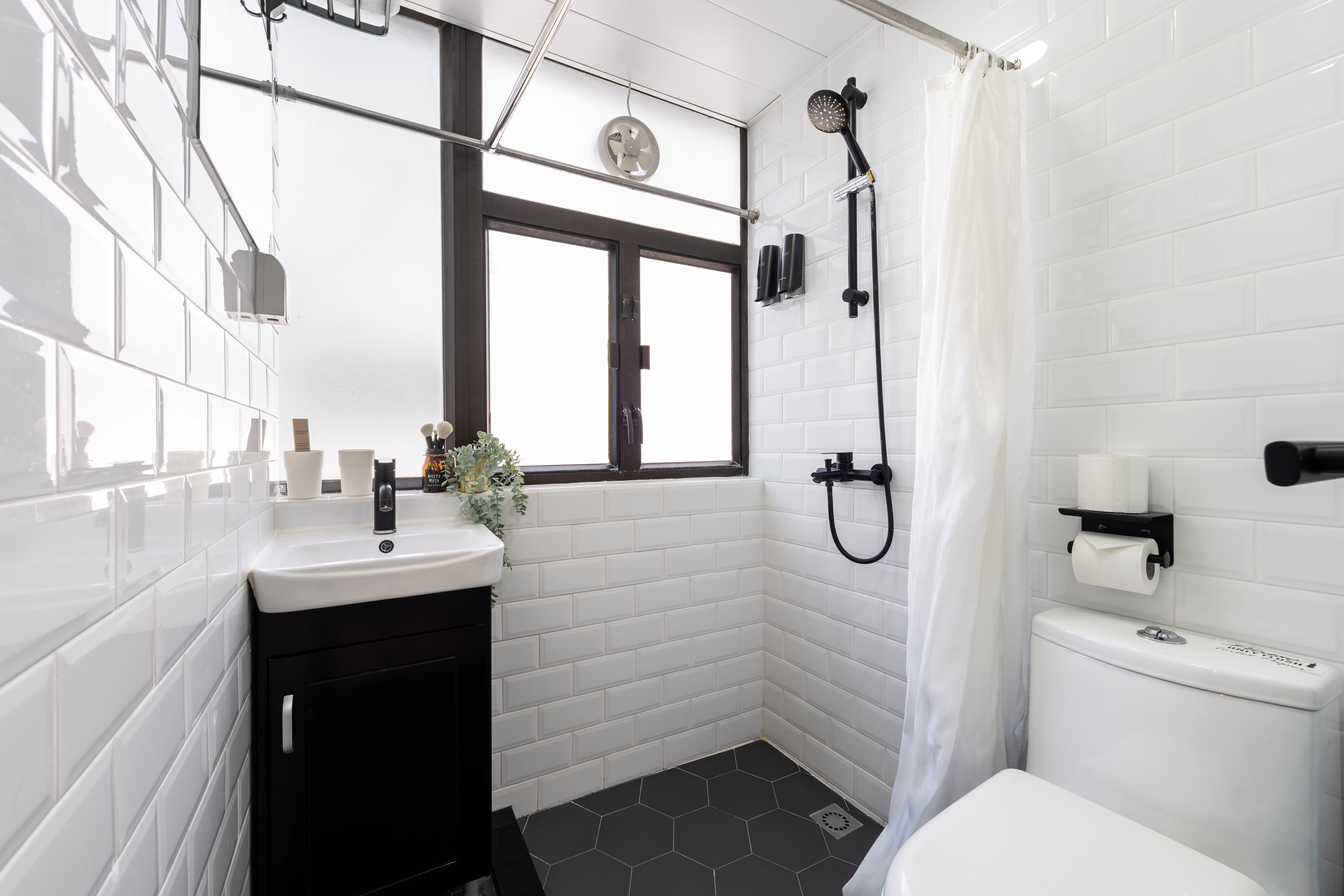 Dash Living on Carnarvon, Standard Studio L Image