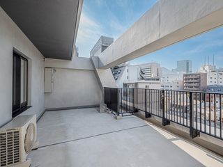 1 Bedroom with Roof Balcony
