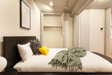 Deluxe Large Studio Apartment