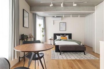 Deluxe Large Studio Apartment