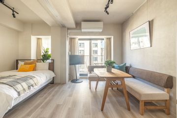 2 Bedroom with Workspace High