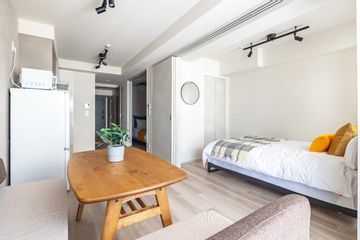 2 Bedroom with Workspace High