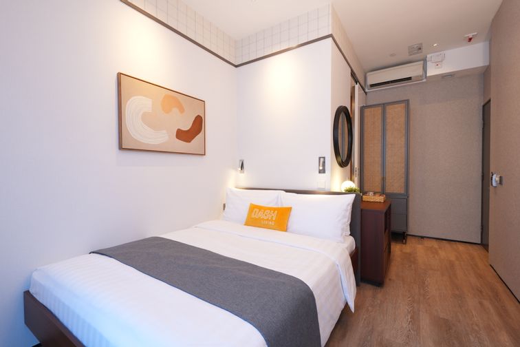 Executive Queen High