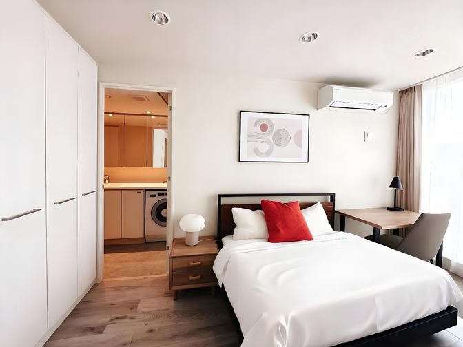 Deluxe 1 Bedroom with Roof Balcony E