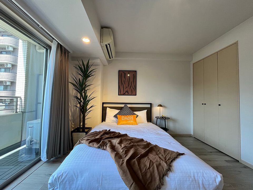 Large Studio with Balcony image
